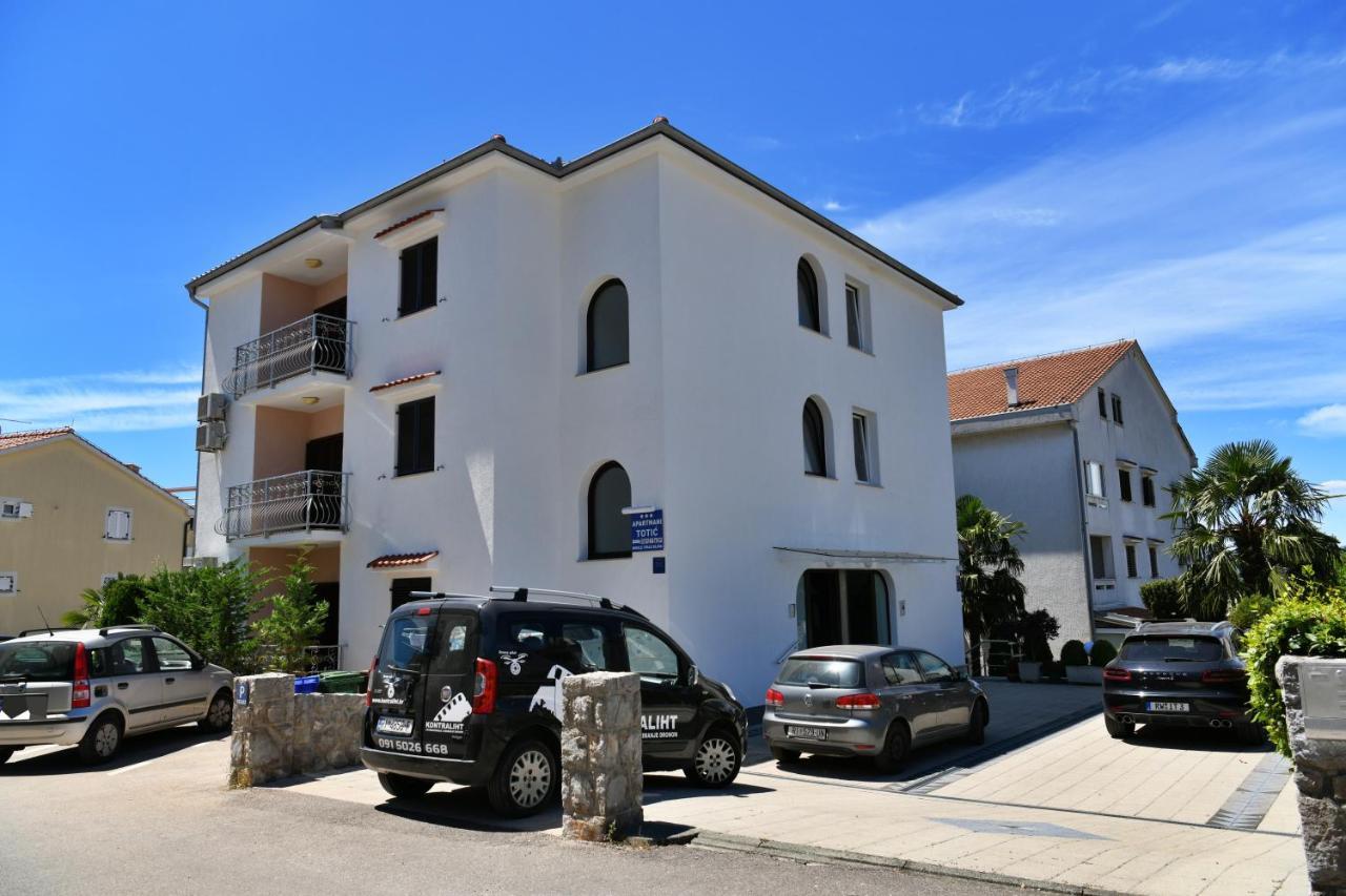 Apartmani Totic Малинска Экстерьер фото