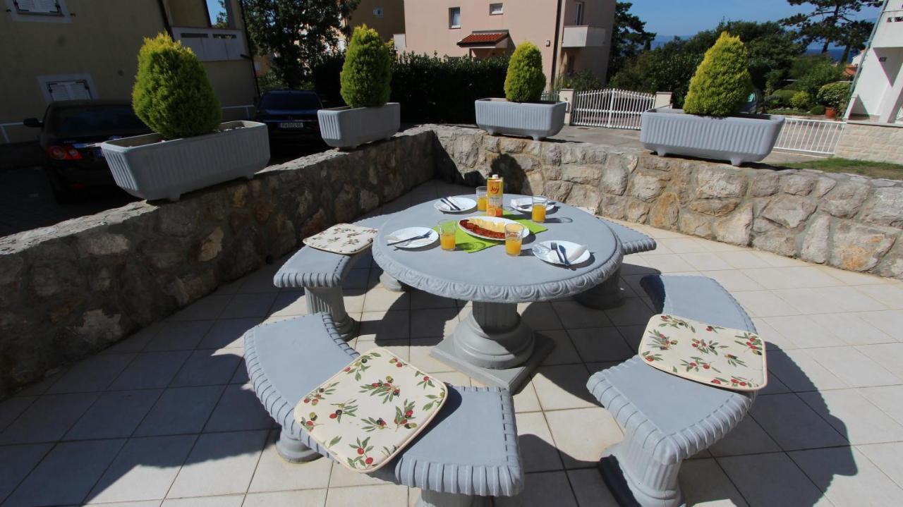 Apartmani Totic Малинска Экстерьер фото
