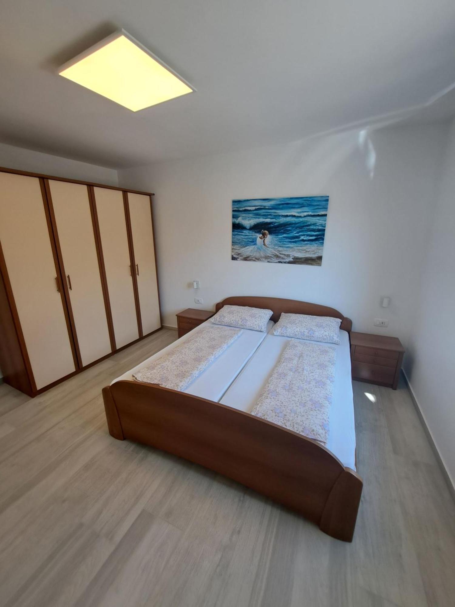 Apartmani Totic Малинска Экстерьер фото