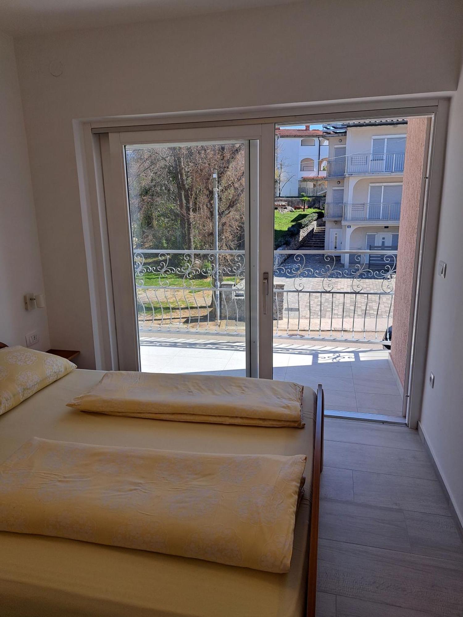 Apartmani Totic Малинска Экстерьер фото