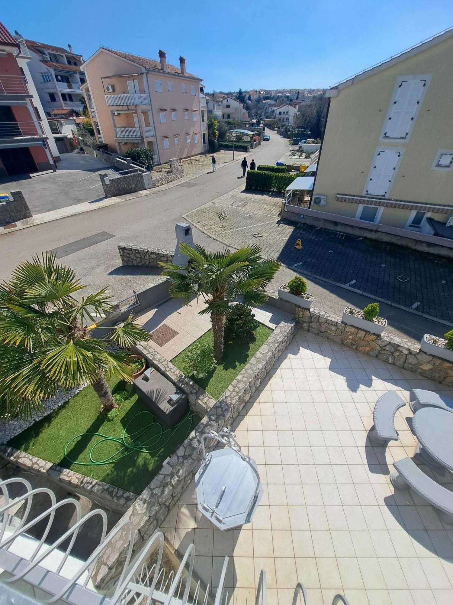 Apartmani Totic Малинска Экстерьер фото
